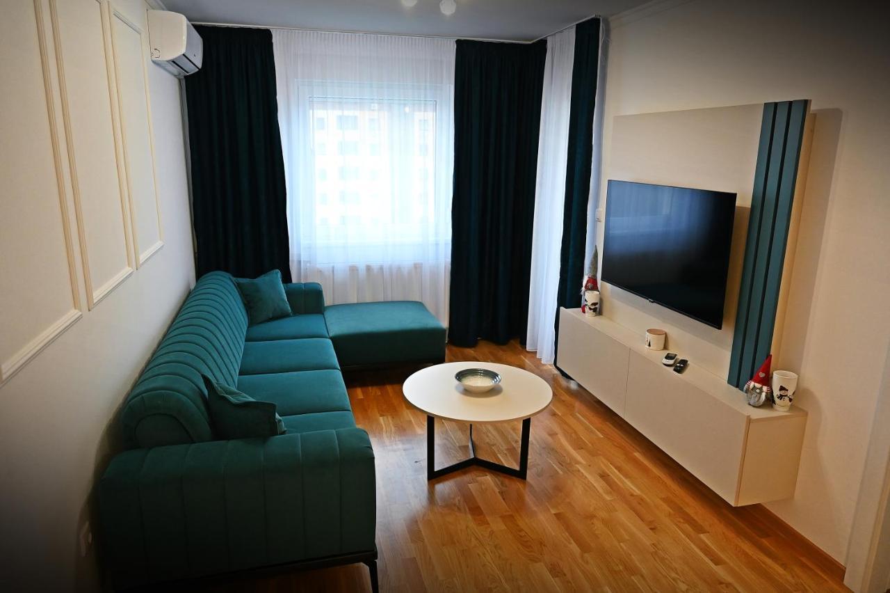 Hedonist Centar 7 Luxury *