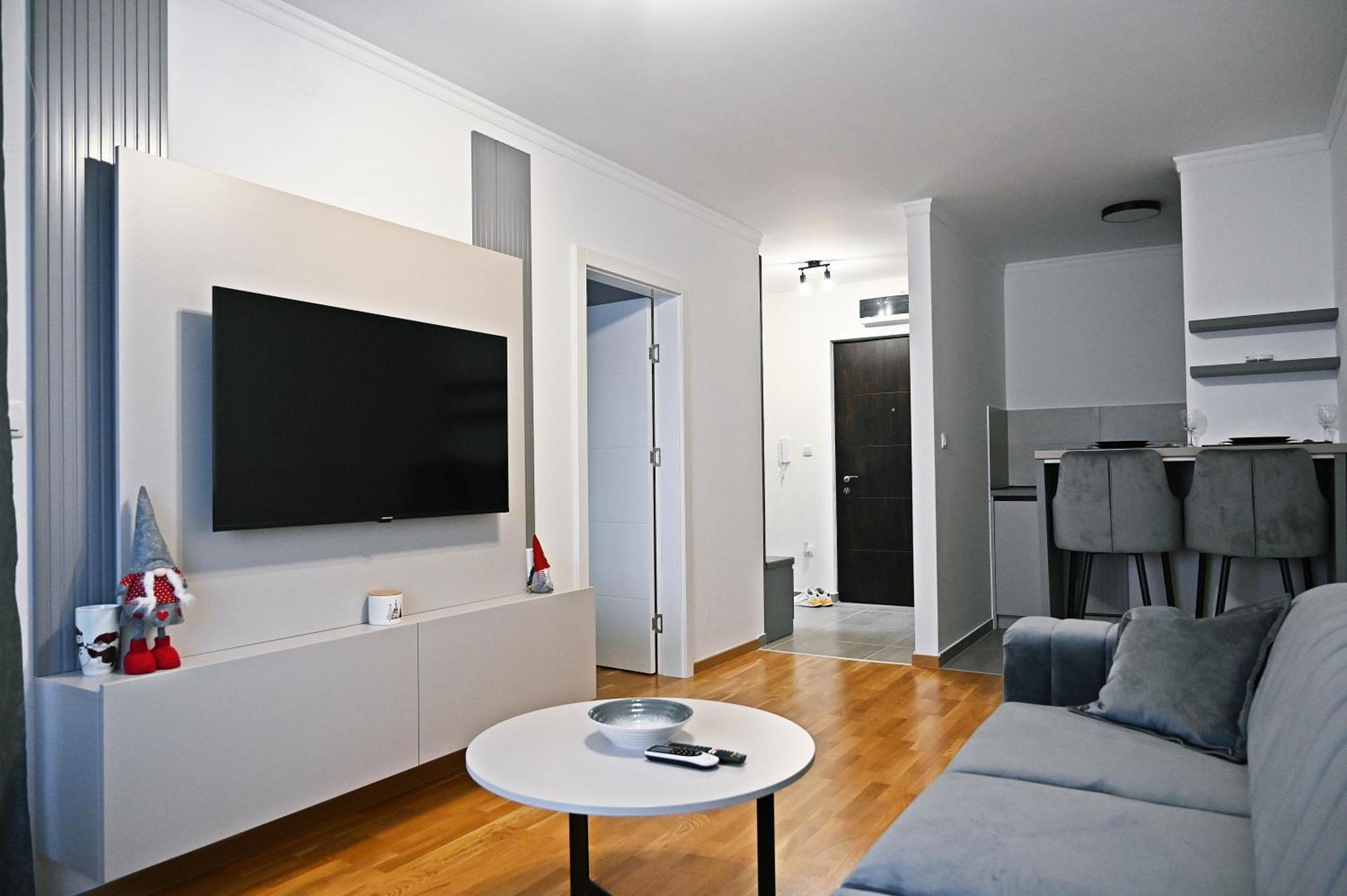 Hedonist Centar 7 Luxury