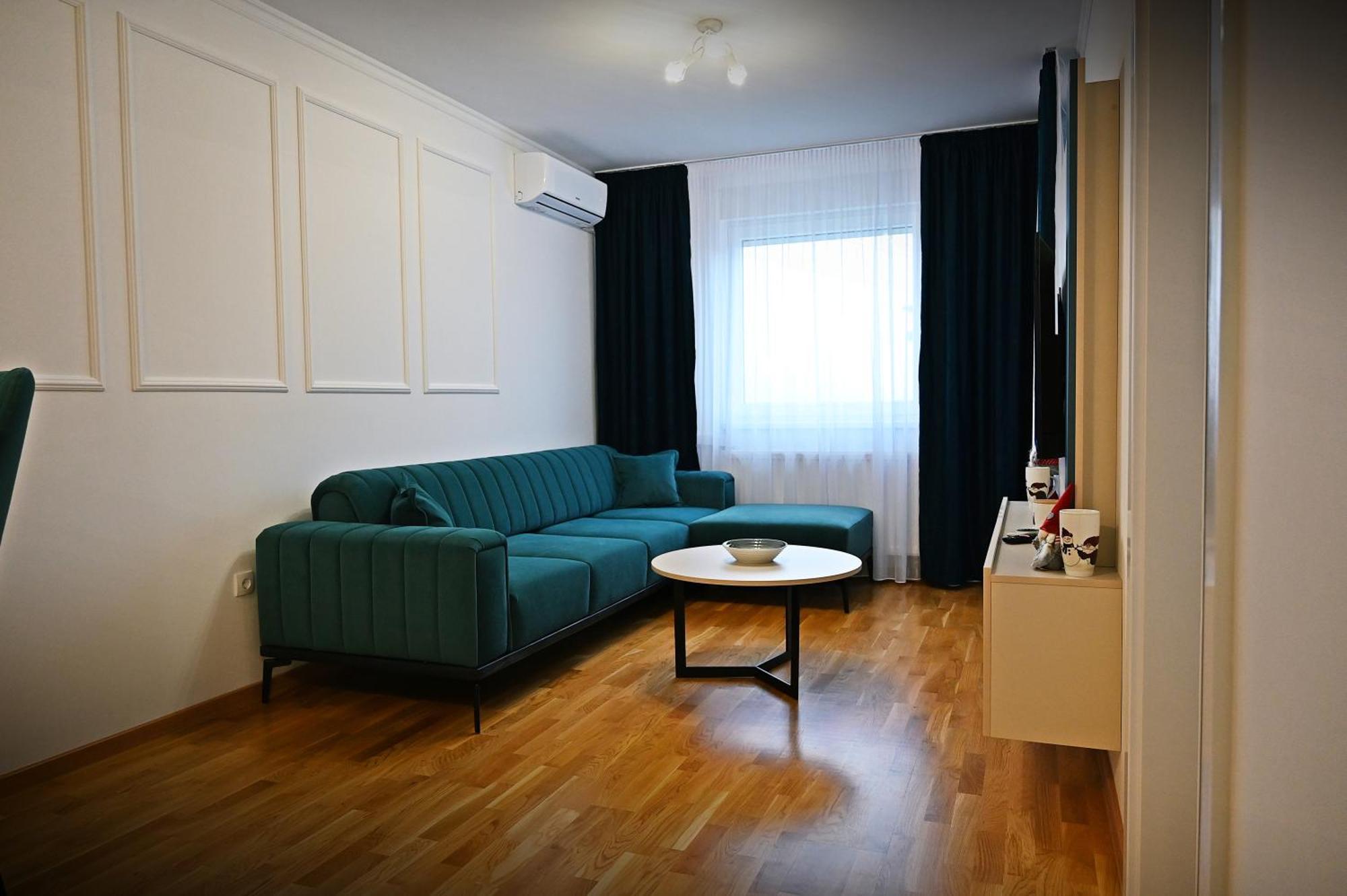 Hedonist Centar 7 Luxury