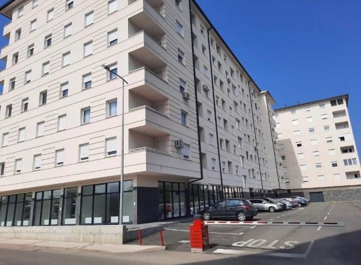 Hedonist Centar 7 Luxury *