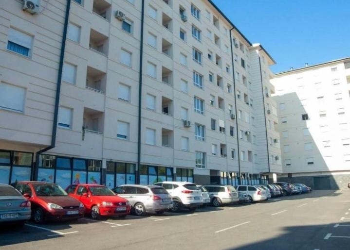 Hedonist Centar 7 Luxury * Doboj